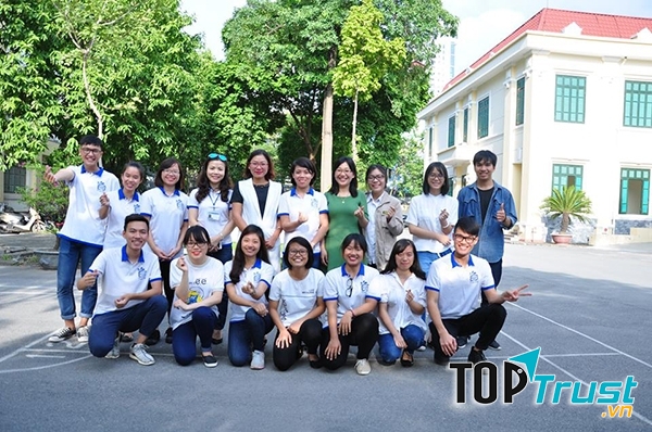 sinh viên khoa du lịch