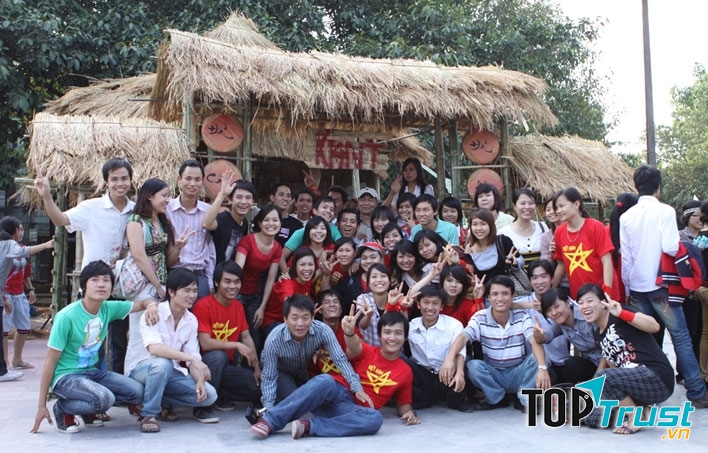 Hội trại sinh viên khoa tạo dáng công nghiệp - Viện Đại Học Mở Hà Nội