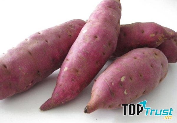 Khoai lang có chứa nhiều vitamin C và chất xơ