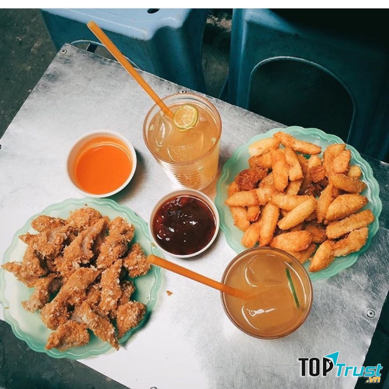 Khoai nem Hài Tượng này không hề xa lạ đối với những tín đồ ẩm thực Hà Nội