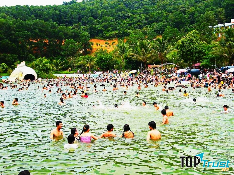 Khoang Xanh, Suối Tiên