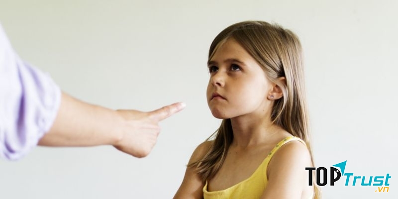 Không bắt con hứa