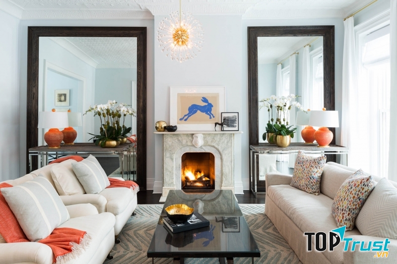 Không đặt gương đối diện cửa chính