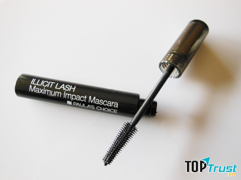 Dù có bận đến đâu thì các chị em cũng đừng quên đóng nắp lọ mascara của mình nhé