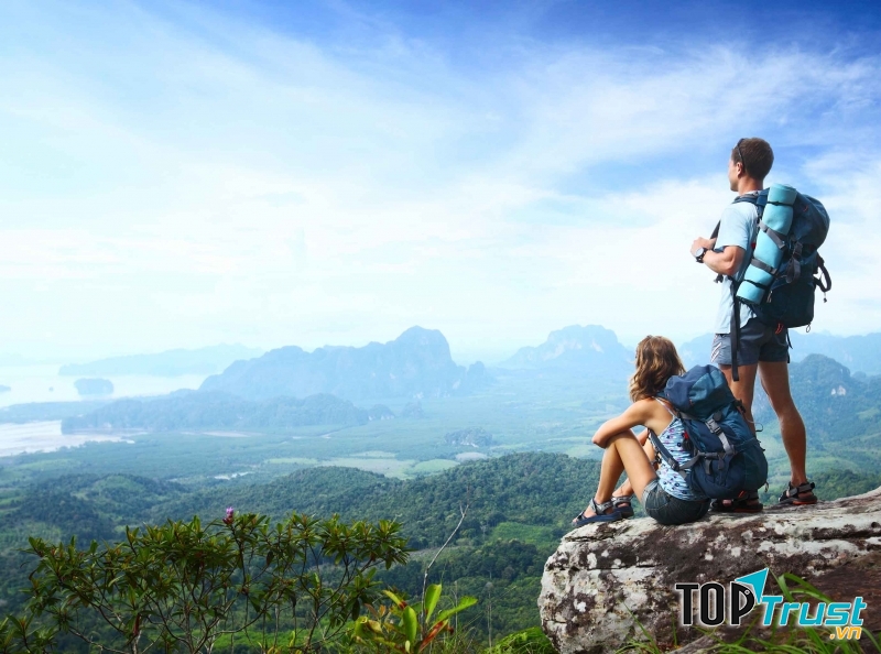 Càng đi chúng ta càng hiểu biết nhiều hơn.