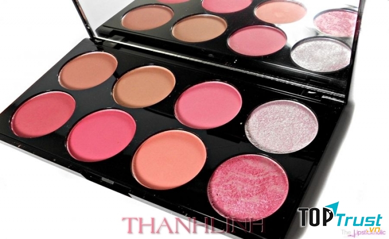 Những bảng phấn má như vậy sẽ rất tiện cho bạn thay đổi phong cách trang điểm