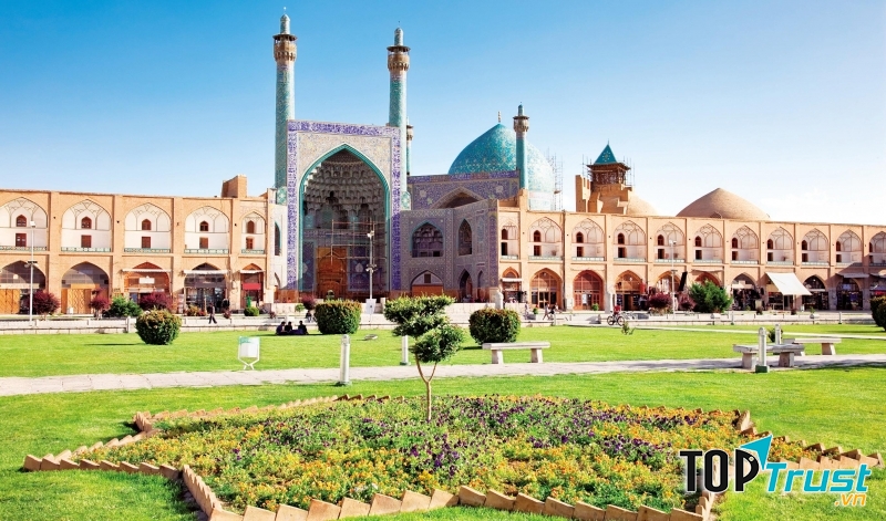 Những người Hồi Giáo rất ghét việc người khác đưa ra những lời bình luận chế độ tôn giáo chính trị của họ.