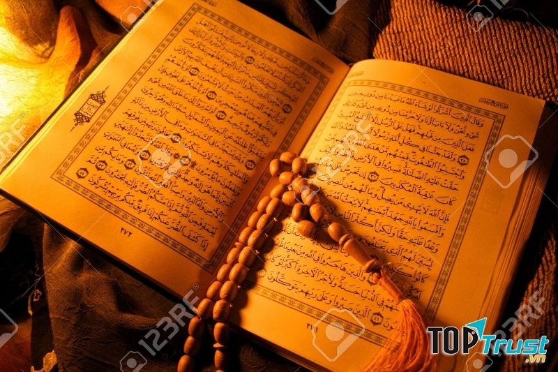 Không nên tham gia bàn luận và nhận xét về Thánh Allah.