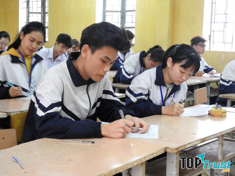 Tuyệt đối đừng rời khỏi phòng thi trước khi hết giờ