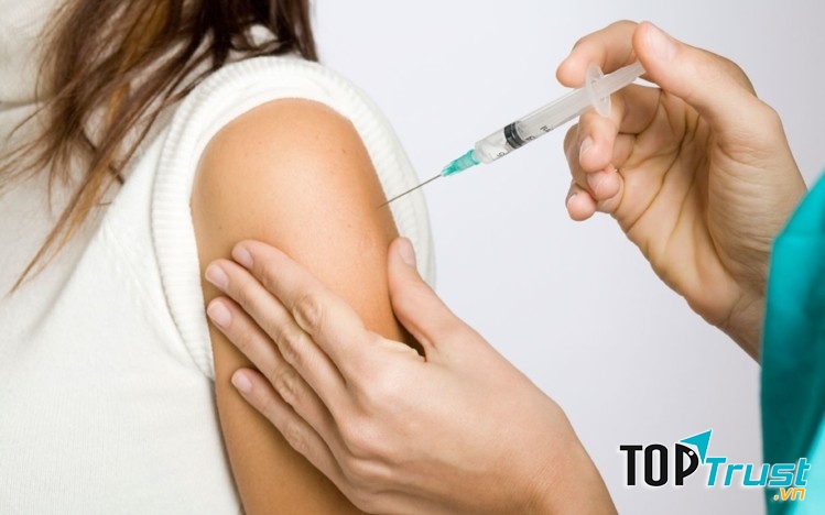 Không được tiêm vắc-xin
