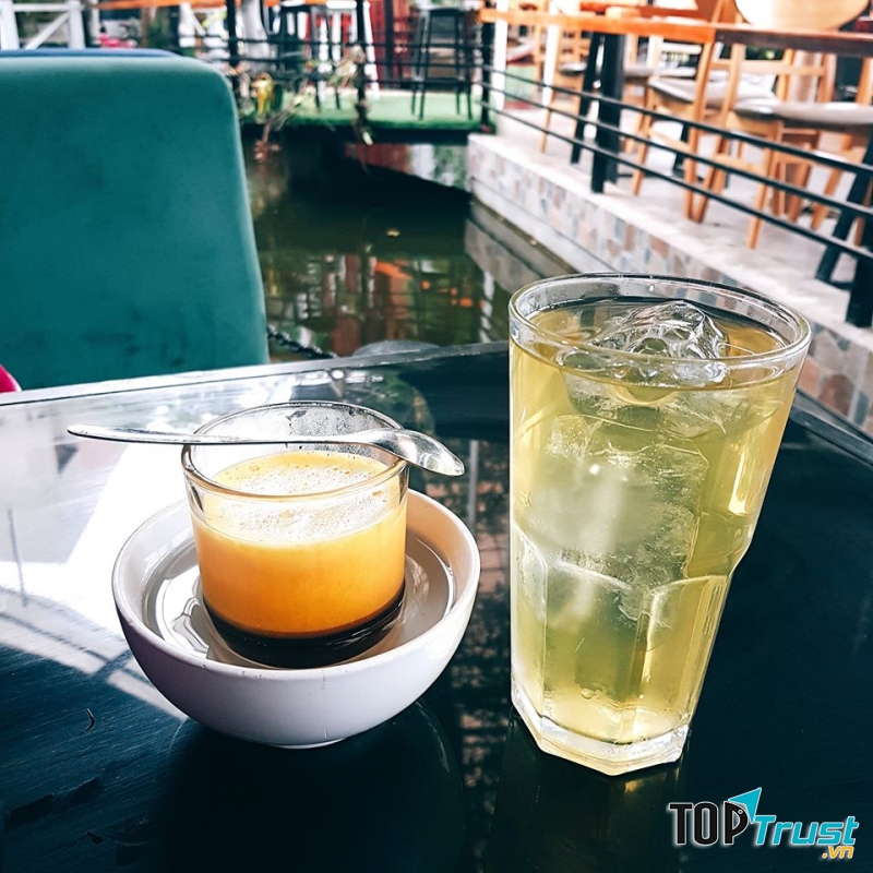KHÔNG GIAN XANH Cafe