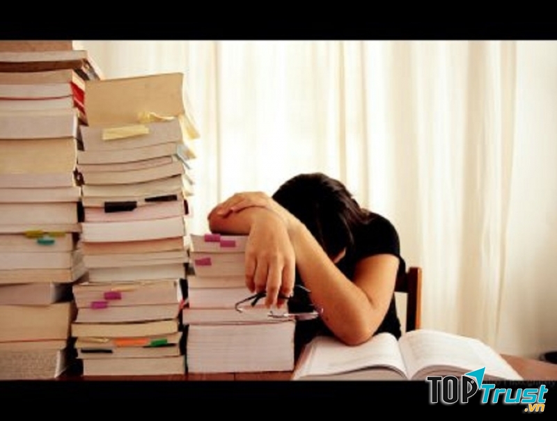 Học tủ sẽ tạo cảm giác lo lắng, làm ảnh hưởng đến tâm lí khi bước vào phòng thi