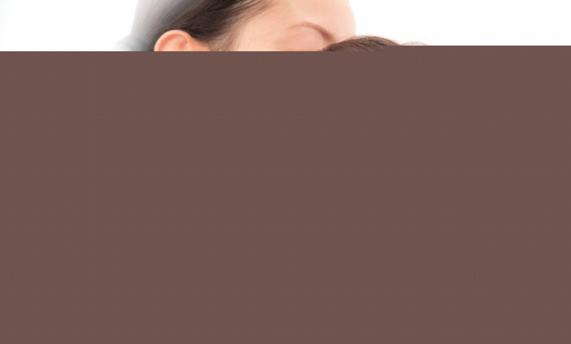 Hãy để bé “tự ngẫm” trong 5 phút, sau đó mới nựng nịu bé