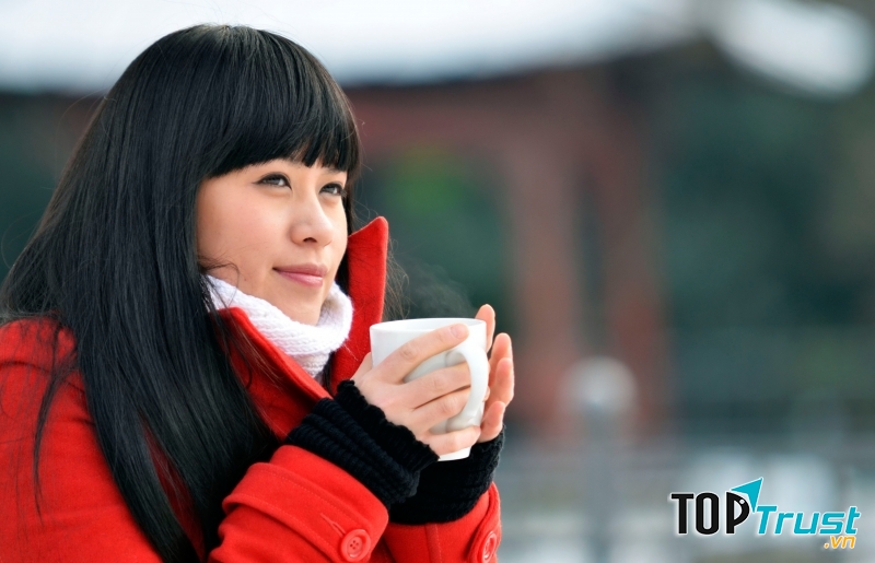 Không nên mặc một áo quá dày khi bay