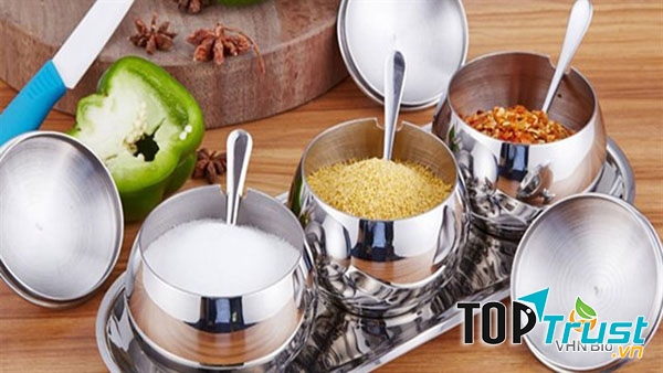 Không nên nêm gia vị (muối) vào thức ăn của trẻ