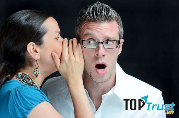 Không nên nói xấu người khác trước mặt con