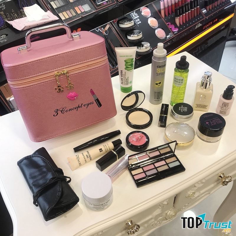 Trong thời gian bầu bì các mẹ nên hạn chế trang điểm