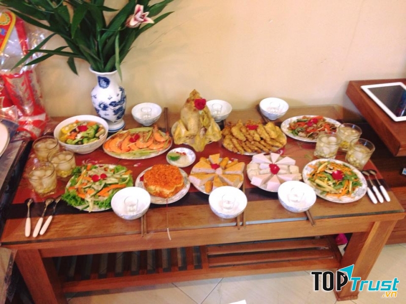 Không tự tiện đặt đồ mặn ở chùa