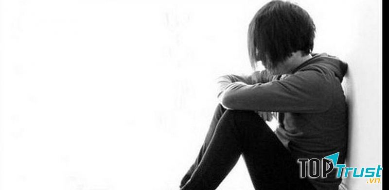 Không ít lần trong cuộc sống bản thân bố mẹ làm sai mà lại đổ oan cho trẻ, khiến trẻ cảm thấy đau khổ và tổn thương vì bị bố mẹ trách móc oan uổng.