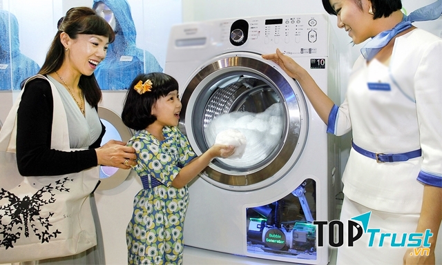 Bạn hãy chọn loại bột giặt ít bọt cho máy giặt nhà mình