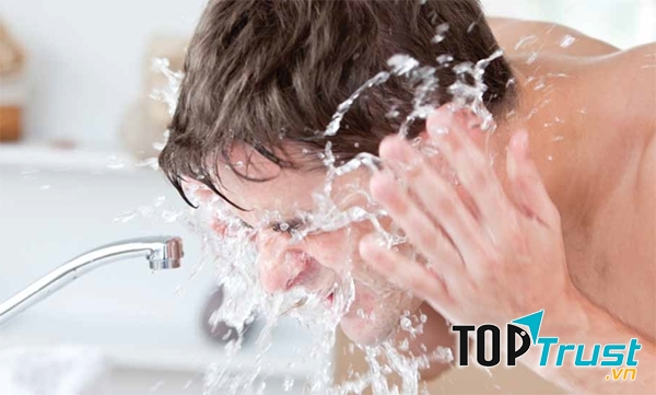 Không rửa mặt vào ban đêm
