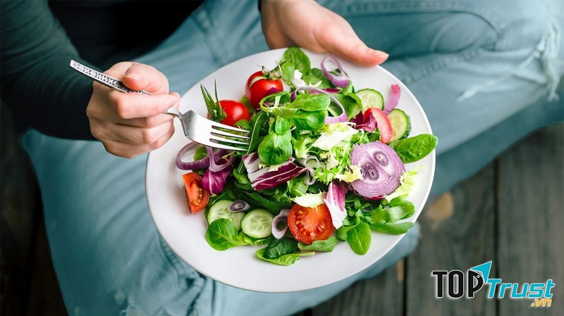 Khoa học đã chứng minh rằng những người ăn chay và người gầy nên nói không với trà xanh.