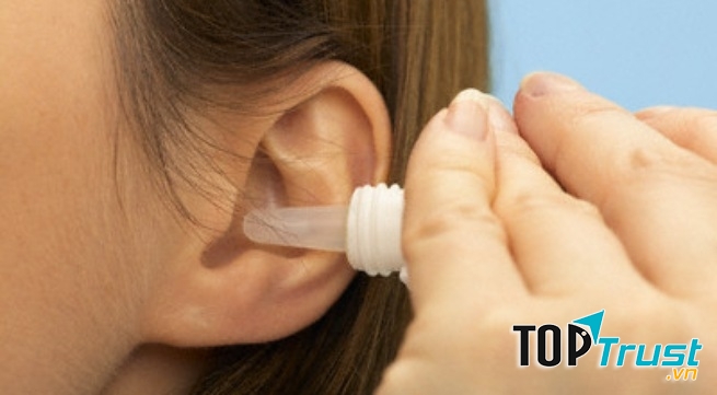 Không vệ sinh tai khiến vi khuẩn tích tụ gây bệnh