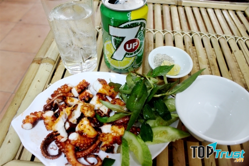 Khu ăn vặt An Dương Vương