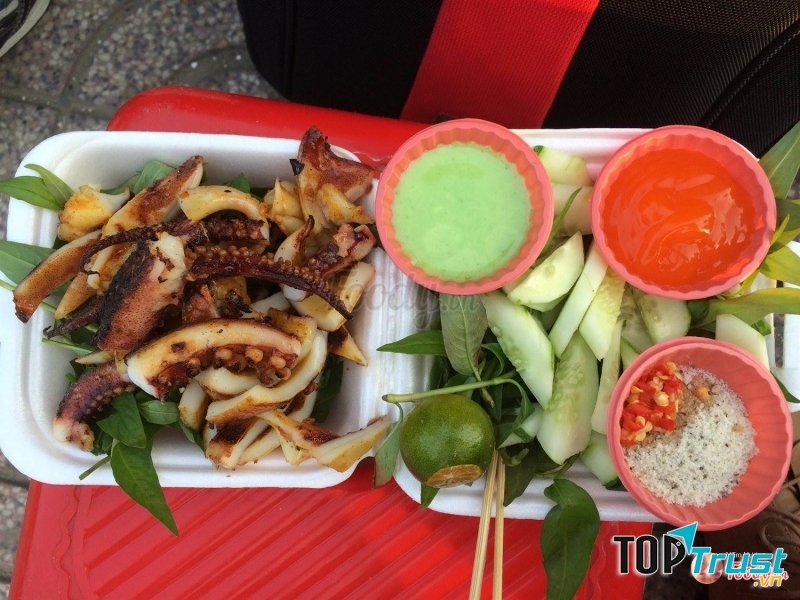 Khu ăn vặt công viên Gia Định - Quận Phú Nhuận