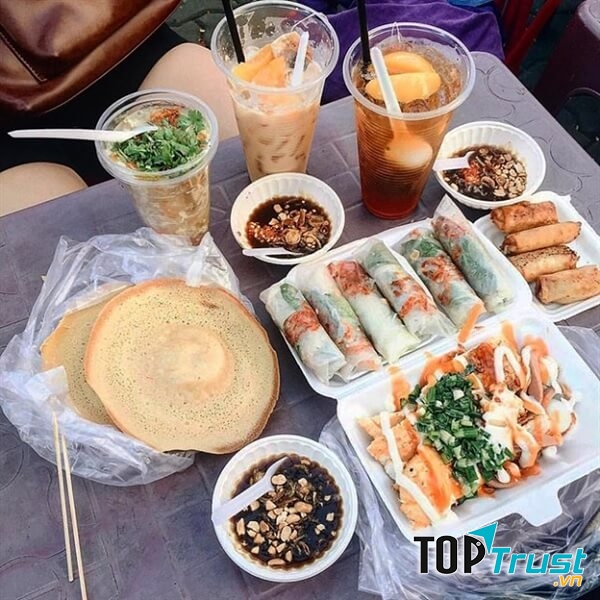 Khu ăn vặt Hùng Vương - Nguyễn Kim