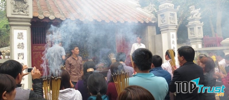 Đền thờ công chúa Liễu Hạnh