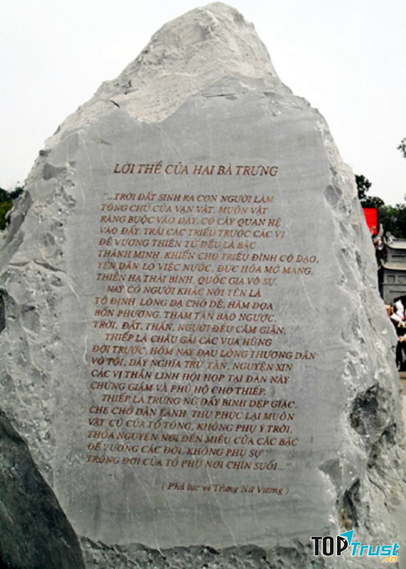 Bia đá khắc ghi lời thề của Hai Bà Trưng