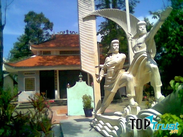 Đền thờ Võ Duy Dương và Đốc Binh Kiều trong khu di tích