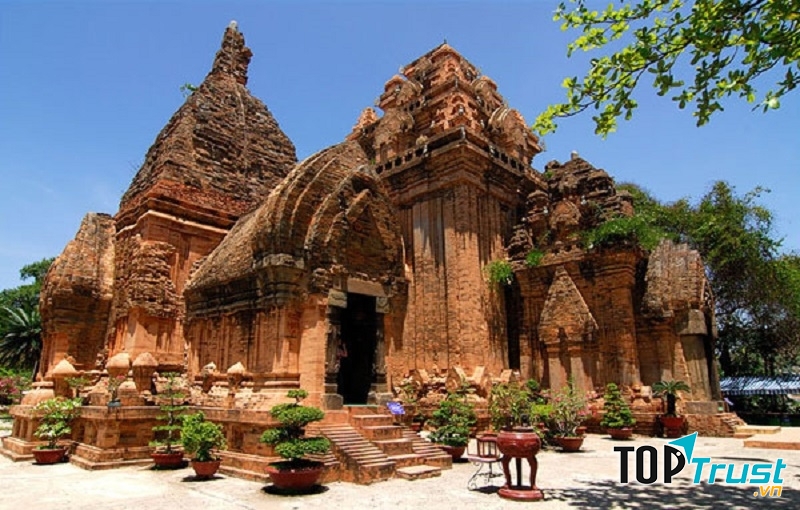 khu di tích Tháp Bà Ponagar
