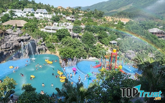 Khu du lịch Khoang Xanh Suối Tiên