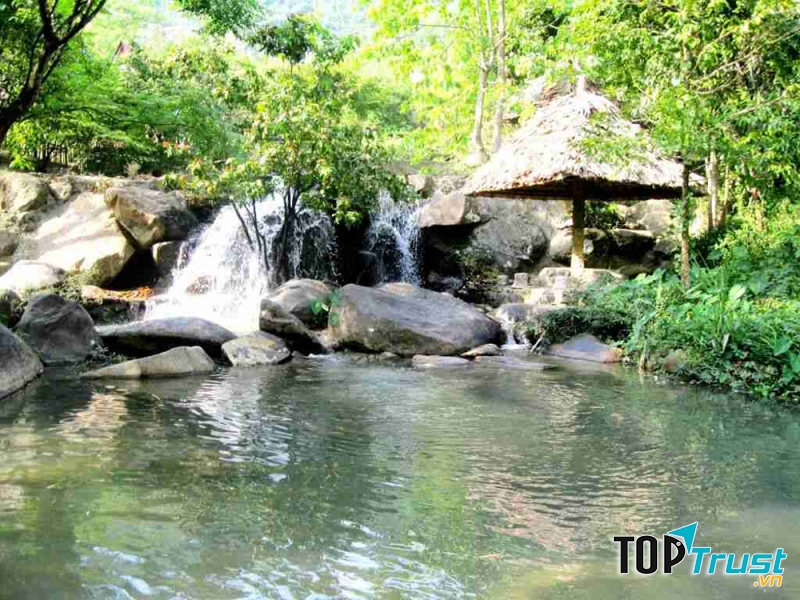 Suối Hoa Lan