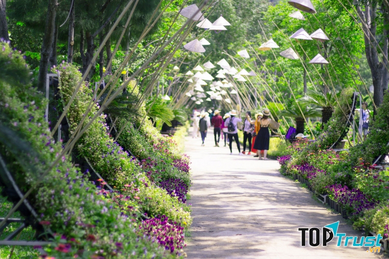 Khu du lịch Suối Hoa Lan