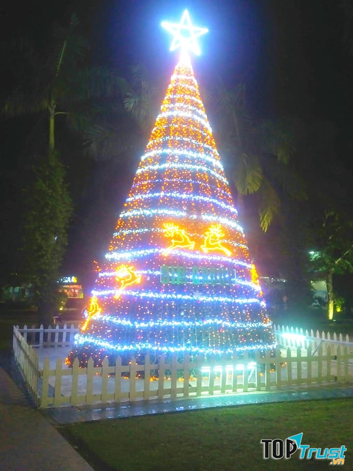 Khu giải trí và trung tâm thương mại Halong Marine Plaza