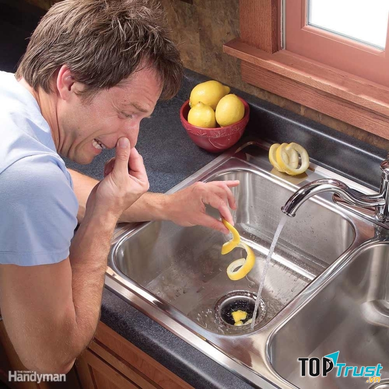 Khử mùi hôi đường ống bằng vỏ chanh