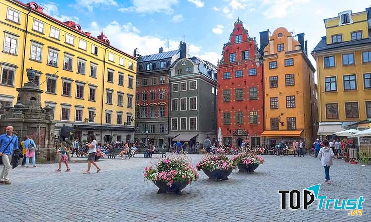 Quảng trường Stortorget trong lòng phố cổ Gamla Stan