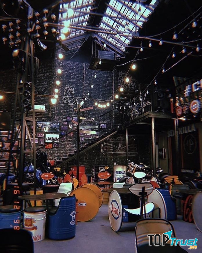 Khu tổ hợp VietGangz Brotherhood Hà Nội là mội điểm hẹn hò thú vị dành cho những cặp đôi năng động và yêu thích sự nhộn nhịp