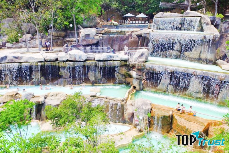 Suối khoáng nóng I-Resort