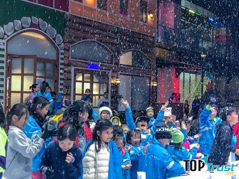 Khu vui chơi tuyết Snow Town Sài Gòn
