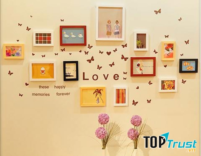 Chắc chắn khi thời gian qua đi, bức tường ấy sẽ luôn là một miền kí ức sinh động nhất trong suy nghĩ của bé.