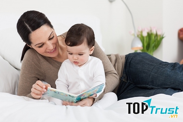 Cha mẹ nên cùng con thường xuyên thực hành giao tiếp.