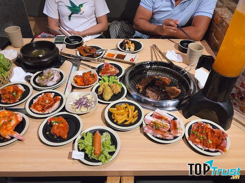 Kicochi có các combo nướng lẩu để thực khách được trải nghiệm nhiều hương vị quyến rũ