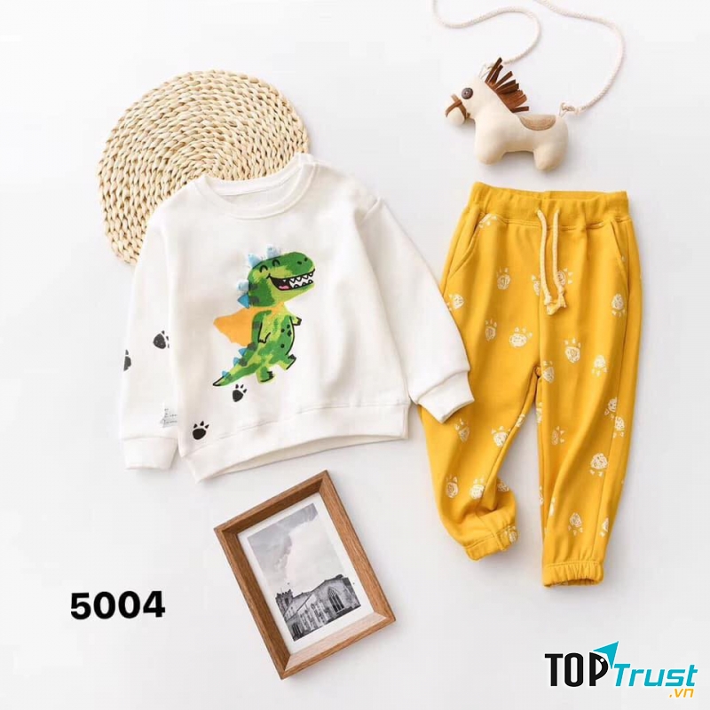 Các mẹ sẽ hoàn toàn yên tâm khi mua sắm quần áo cho bé tại của hàng của KidCare