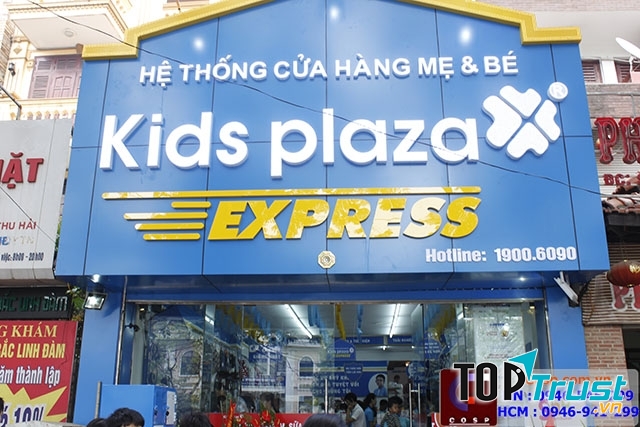 Bên ngoài của 1 cửa hàng Kids plaza
