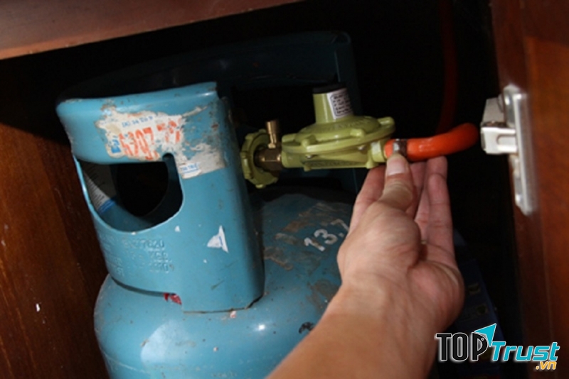 Hãy thường xuyên kiểm tra những nơi có khả năng rò rỉ gas