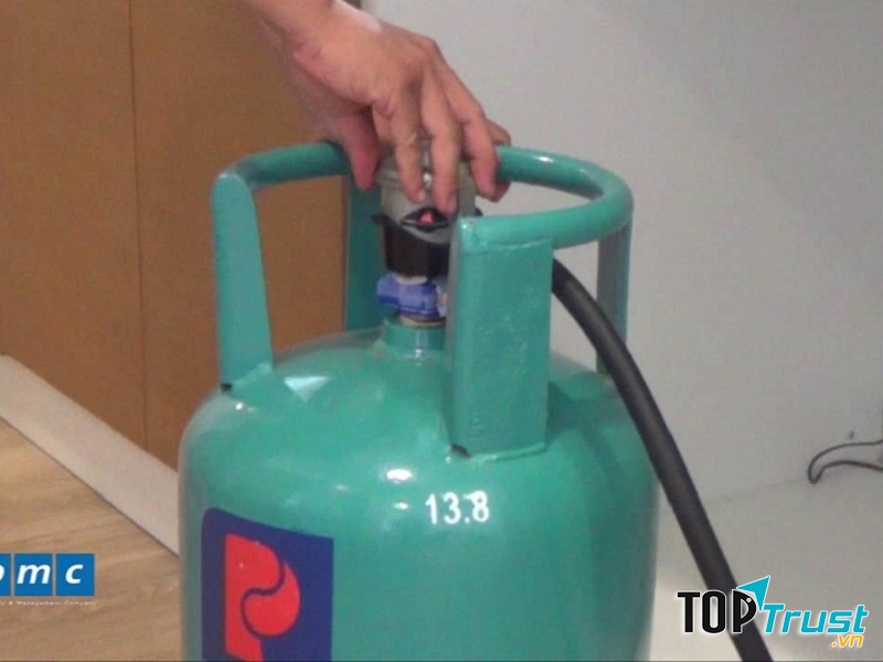 kiểm tra van bình gas